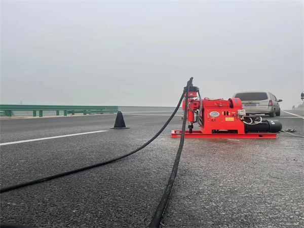 新华镇马路路基路面开裂下沉注浆加固灌浆